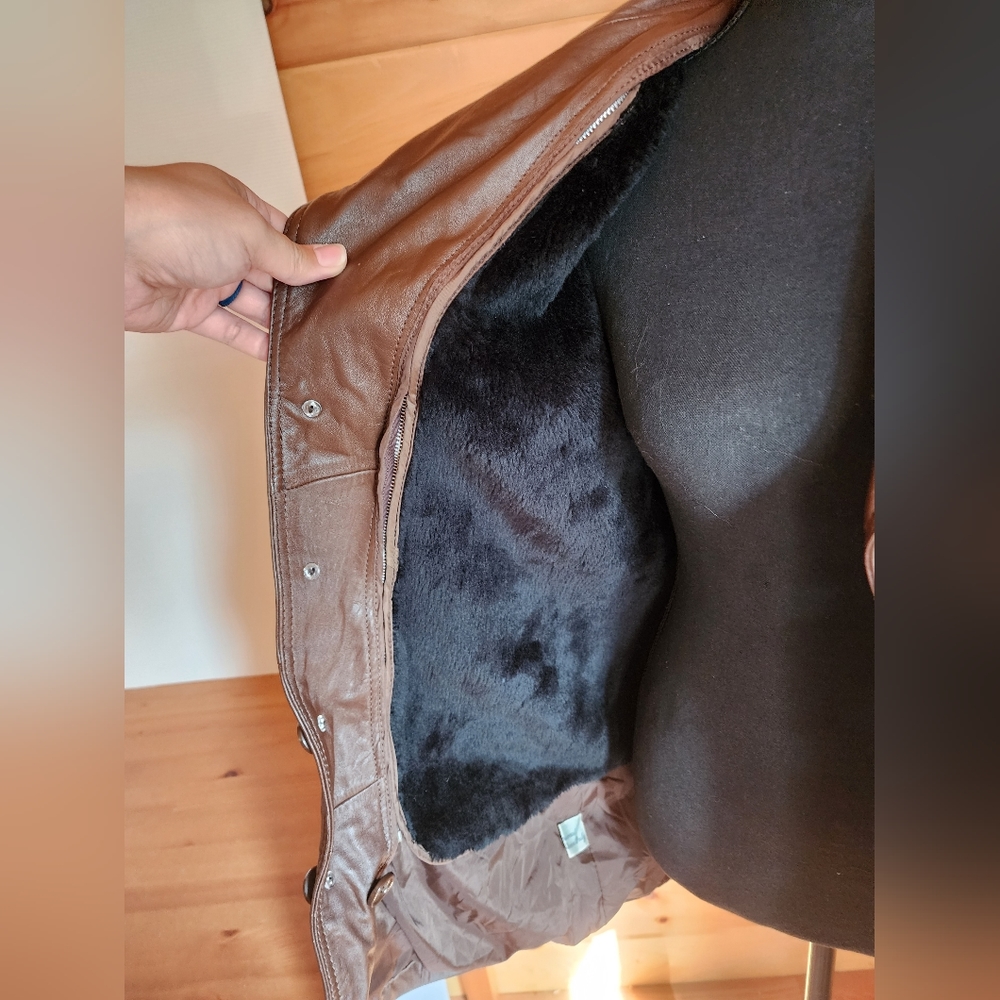 Vintage Leather Jacket - Picture 3 of 8